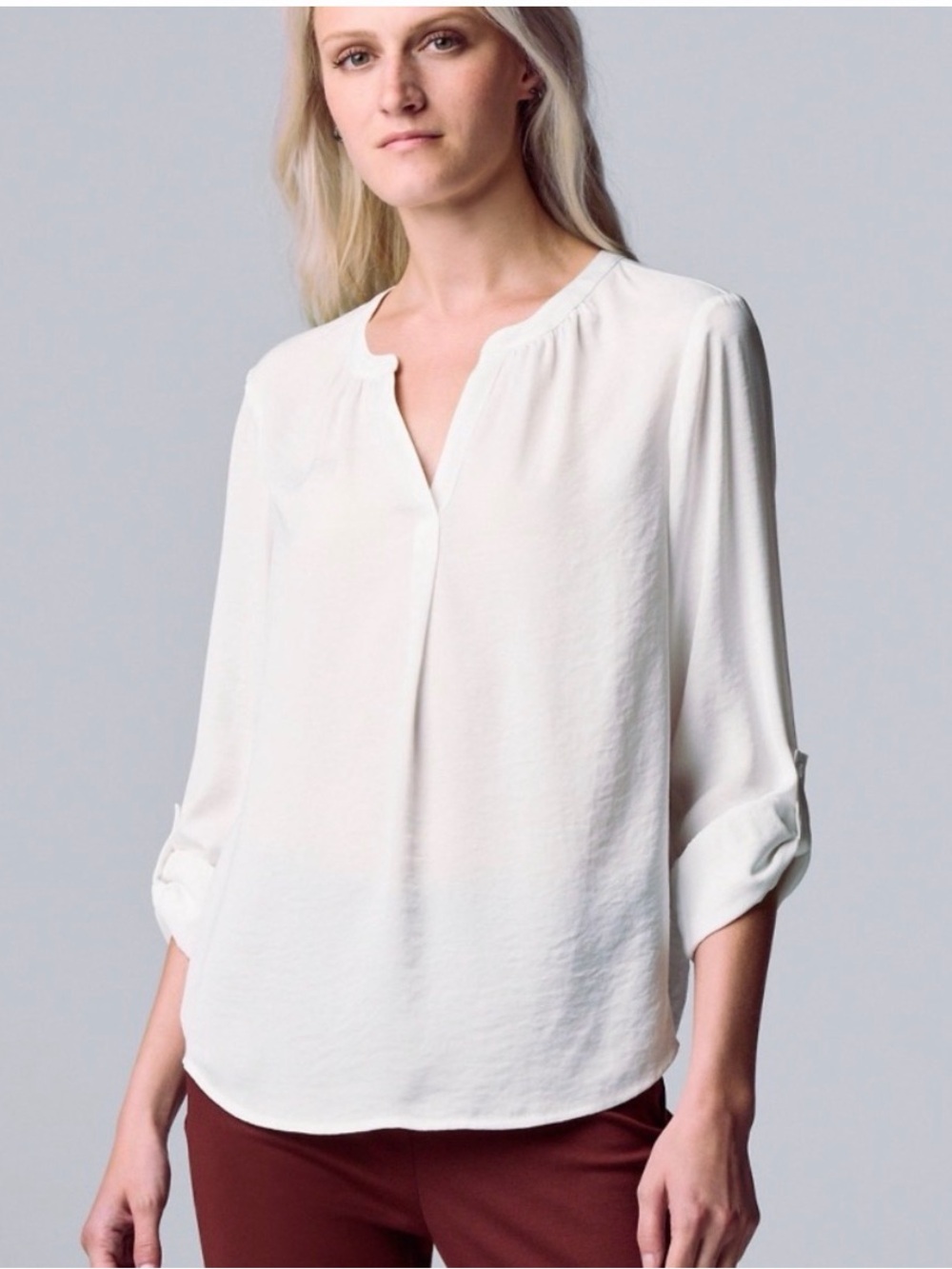 Vera Wang White V-Neck Button up Roll-Tab Sleeve Blouse